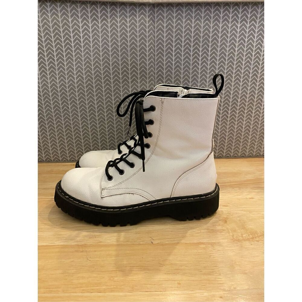 ✅Sincerely Jules White Zip Up Combat Boots